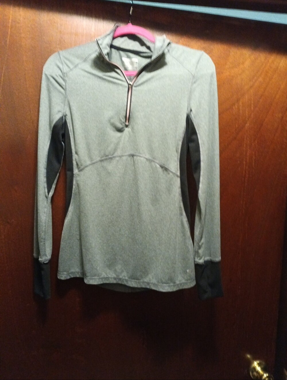 Layer 8 Woman's Size Medium Performance Quick Dry Long Sleeve 1/4 Zipper Top